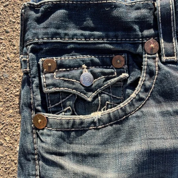 TR "Kitty" Bootcut Jeans - Picture 5 of 7